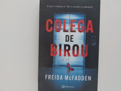 Colega de birou Freida McFadden foto