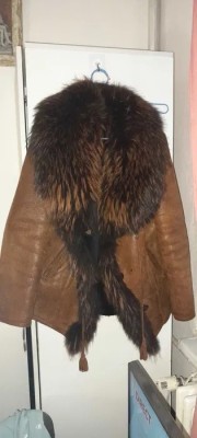 cojocel din piele intoarsa imblanit cu guler din blana de vulpe foto