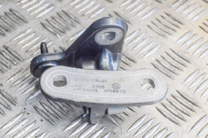 Balama ușă st&acirc;nga față MERCEDES-BENZ SL R231 2019 OEM: A046572 11351883