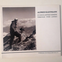 album de fotografie Alfred Kaufmann cu doua lentile gemene