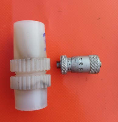 B208 Micrometru interior 35-40 mm foto