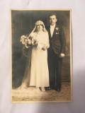 Fotografie veche portret de nunta, mire si mireasa, anii 30, Hughes Studio