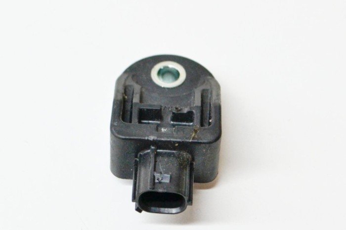 Senzor de impact st&acirc;nga față TOYOTA RAV 4 IV _A4_ 2016 OEM: 89173-12180 13659827