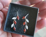 Cercei argint 925, vintage, deosebiti , forma de ramura cu frunze din cristale si toarta-agatatoare lunga