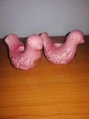 Pereche suport lumanare vintage mica miniatura in forma de pasare ceramica roz pasari roz Guldkroken Suedia