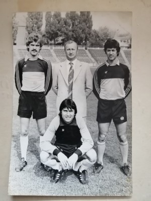 Fotbal: Portari: Țețe Moraru - jos, Constantin Eftimescu in dreapta - 1982 foto