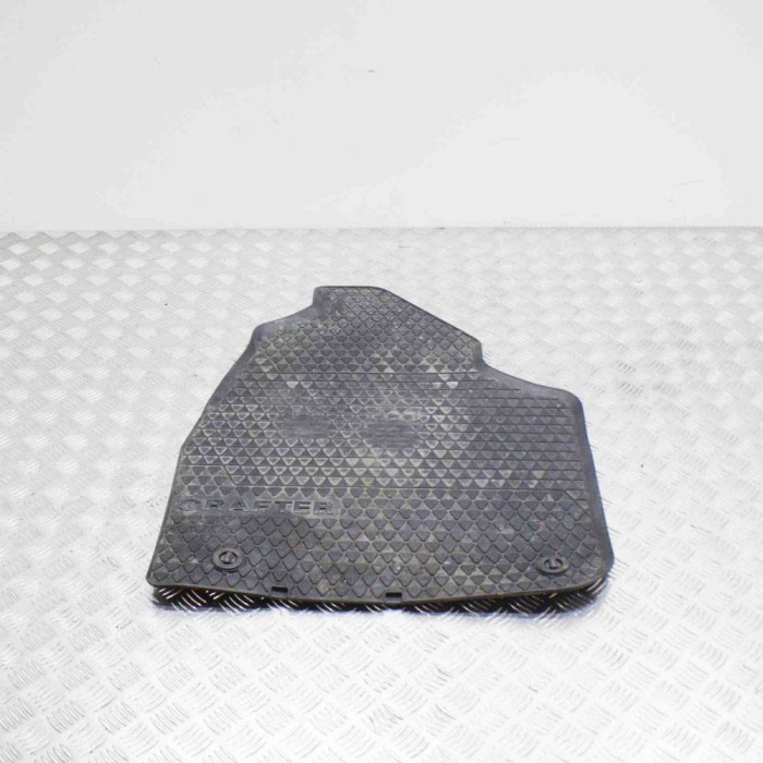 Set covorașe VW CRAFTER 30-50 Flatbed 2F_ 2011 OEM: 2E1061501