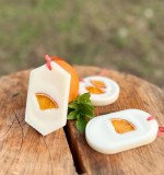 Odorizant pentru Dulap, Ceară Naturală de Soia, Citr&uacute;s - Portocală, Merișoare &amp; Scorțișoară - FORMĂ ROMB, 25 gr , by Heliss&eacute; Royal