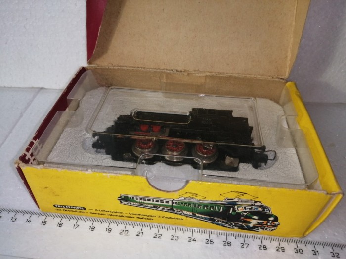 bnk jc Trix Express H0 2211 Steam Locomotive BR 80 018