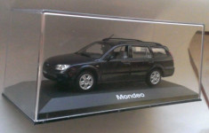 Macheta Ford Mondeo Break MK3 Turnier 2001 - Minichamps 1/43 foto