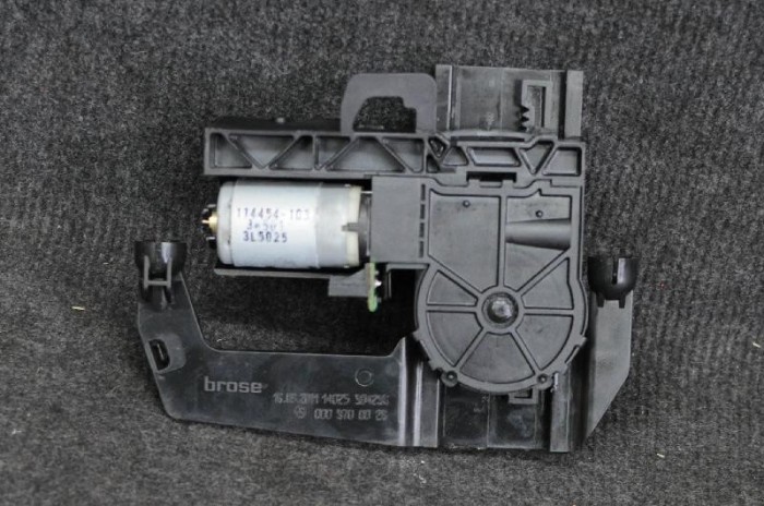 Alt modul de control MERCEDES-BENZ E T-Model S212 2011 OEM: A2129700026 1778839