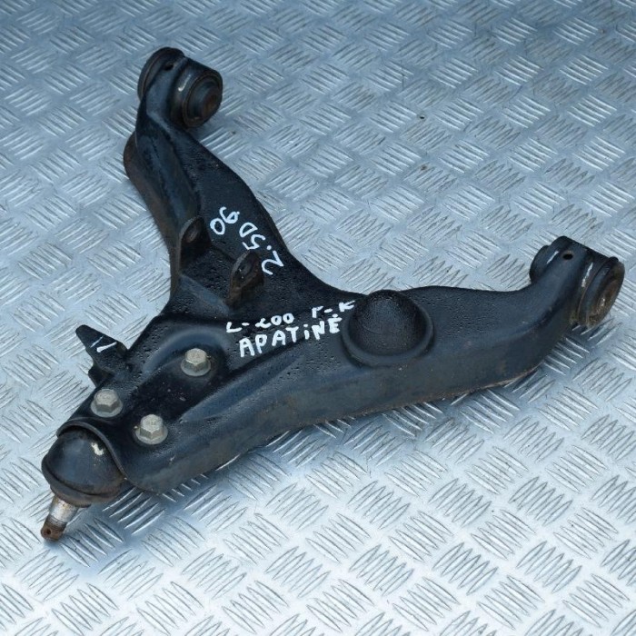Braț inferior st&acirc;nga față MITSUBISHI L 200 / TRITON KA_T, KB_T 2006 2311725