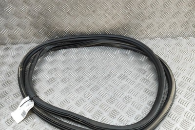 Garnitura ușă dreapta spate AUDI Q7 4M 2016 OEM: 4M0833721C | 32061364 foto