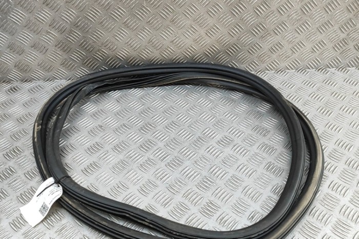 Garnitura ușă dreapta spate AUDI Q7 4M 2016 OEM: 4M0833721C | 32061364