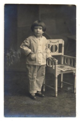 AD 1778 C.P.VECHE- COPIL IN TINUTA DE EPOCA-EOVA-1925 -DRAGII MEI RITTA SI MANDY foto