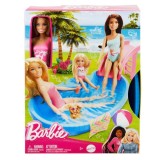 Set Joaca Barbie cu Papusa, Piscina si Tobogan HRJ74 + Accesorii, Costum de Baie, Bauturi, Prosop