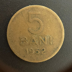 Moneda 500 lei din 2002 si 5 bani din 1952