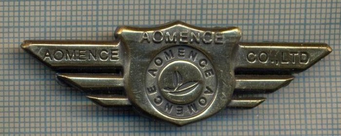 Y 1231 INSIGNA - ,, AOMENCE CO.,LTD&quot; -PENTRU COLECTIONARI