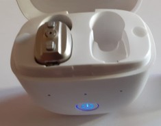 Aparat Auditiv Digital VHP-1602, incarcator cu power bank