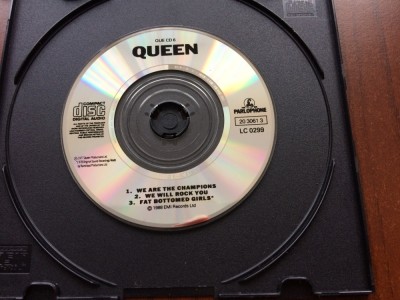 Queen We Are The Champions CD maxi single mini disc muzica rock fara coperta VG+ foto