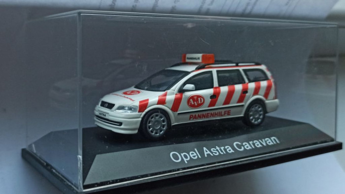 Macheta Opel Astra G Caravan 2000 Break Kombi Asistenta Rutiera - Schuco 1/43