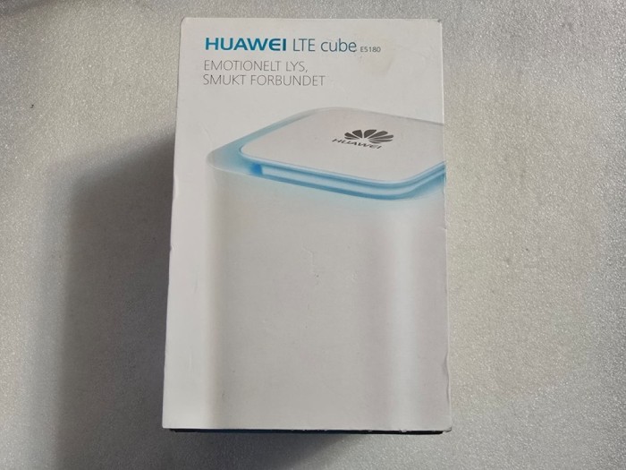 Modem 4G HUAWEI e5180s-22 Cube Router LTE 150Mbps 800/1800/2100/2600