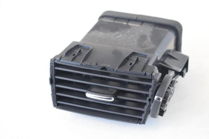 Gura de ventilație planșa de bord INFINITI M30 2010 OEM: P19650B34010,687521ME0B 10797389