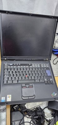 LEPTOP IBM THINKPAD R50P , PROBLEME DISPLAY NU AFISEAZA ! SE VINDE DOAR LEPTOPUL . foto
