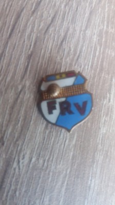 QW9 N5 81 - insigna - sport comunism - volei - Federatia romana de volei foto