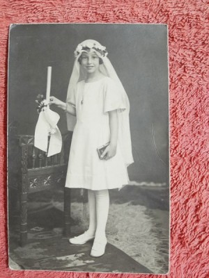 Fotografie tip carte postala, fetita la ritual catolic, 1922 foto