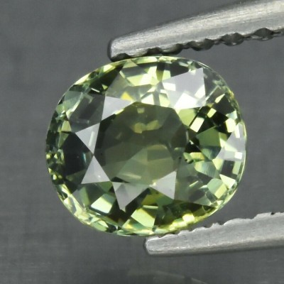 ~ &amp;gt; SAFIR NATURAL verde-galbui 0,83 ct. NETRATAT Certificat de Autenticitate ! ! foto