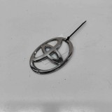 Emblema producător auto TOYOTA SIENNA _L3_ 2009 OEM: 90975-02072 | 31313343