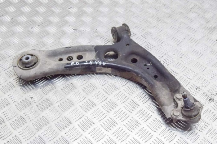 Braț inferior dreapta față AUDI A3 8V1, 8VK 2014 OEM: 5Q0407152J 11580133
