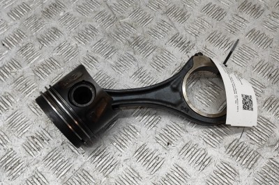Piston MERCEDES-BENZ R W251, V251 2009 OEM: A6420301818,A6420305220 28798731 foto