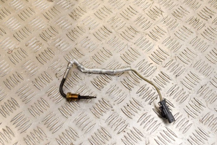 Senzor de temperatură VOLVO XC60 II 246 2019 OEM: 30668642 13874263