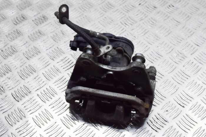 Etrier de fr&acirc;nă dreapta spate LEXUS RX _L2_ 2018 11576117