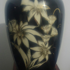 Veche vaza mare de ceramica