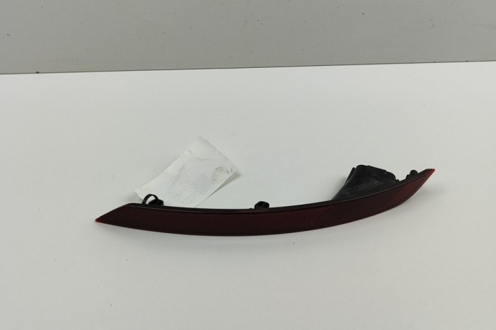 Reflector bara de protecție st&acirc;nga spate SKODA KAROQ NU7 2023 OEM: 57A945701C 30408242