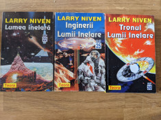 Larry Niven - Lumea Inelara / Inginerii Lumii Inelare / Tronul Lumii Inelare foto