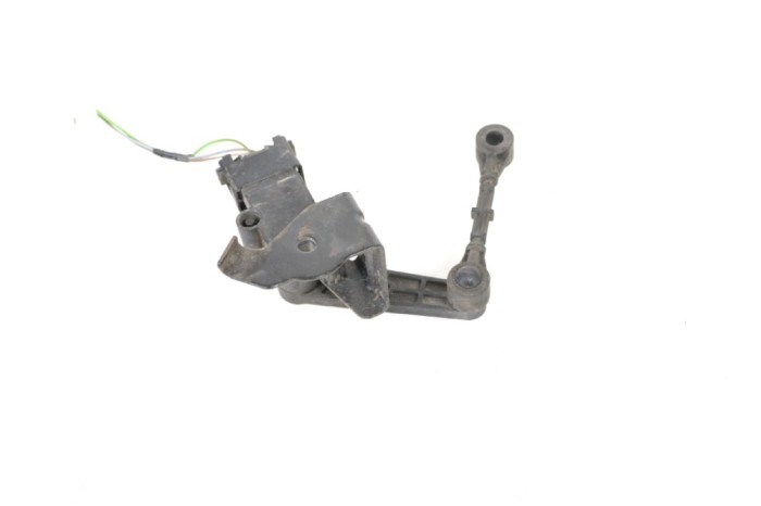 Senzor de nivel &icirc;nălțime st&acirc;nga față LAND ROVER RANGE ROVER SPORT II L494 2016 OEM: CPLA-3D026-AA 11027383