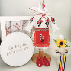 Set Botez Traditional Muna 5 - 4 piese costumas, lumanare, trusou si cufar