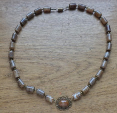 Colier agate marmorate si bronz foto