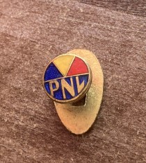 QW9 N8 60 - insigna - politica - interbelica - Partidul National Liberal - PNL foto