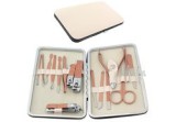Set 16 ustensile pentru manichiură, suport plastic, oțel inoxidabil, roz/auriu