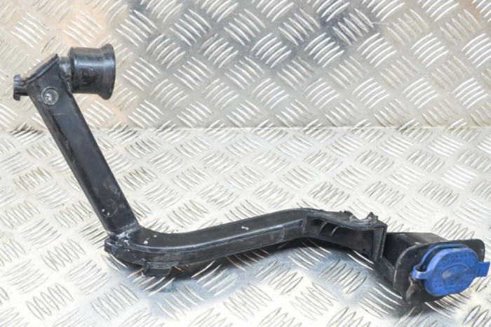 G&acirc;t de umplere rezervor lichid de parbriz MERCEDES-BENZ E W213 2017 OEM: 2138690166,A2138600164 13249499