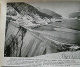 Fotografie Barajul și lacul de acumulare al Hidrocentralei V.I.Lenin, Bicaz, Alb-Negru, Romania de la 1950, Cladiri