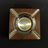 Scrumieră din lemn cu inserții metalice &ndash; model geometric, India