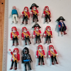 LOT 13 FIGURINE PLAYMOBIL PIRATI ETC APROX