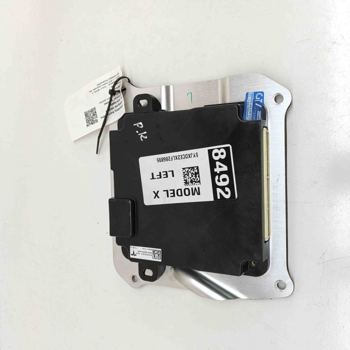 Modul de control ușă st&acirc;nga față TESLA MODEL X 2020 OEM: 1037222-00-F 29796006