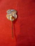 Insigna veche de fotbal- AS Gloria Resita , metal si email ,h=1,7cm